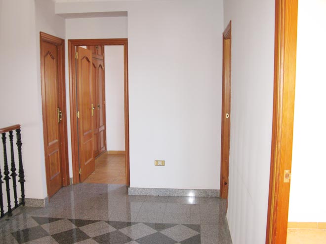Distribuidor del chalet sito en C/ Vicente Cervantes n&ordm;1 de Zafra - PROHERGON