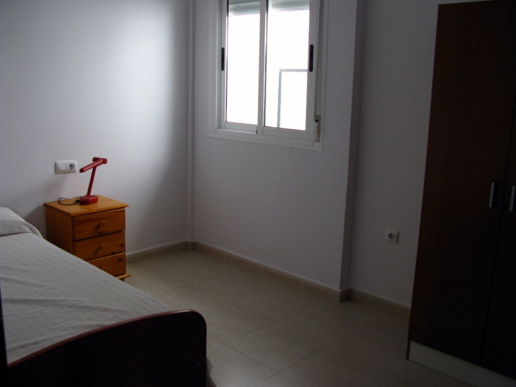 Habitaci&oacute;n-2 del piso 1&ordm;B sito en Ctra. Vieja de la Puebla n&ordm;34 - PROHERGON