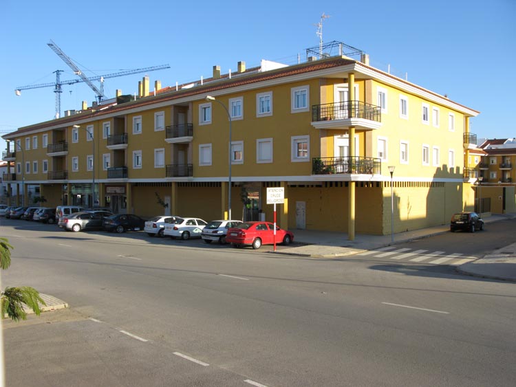 Fachada del portal del piso 2&ordm;F sito en C/ Juan Ram&oacute;n Jim&eacute;nez n&ordm;19 de Zafra - PROHERGON