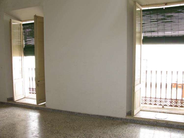 Ventanas-sal&oacute;n de la vivienda 1&ordf; planta sita en esquina C/ Cerrajeros y C/ del Gobernador de Zafra - PROHERGON